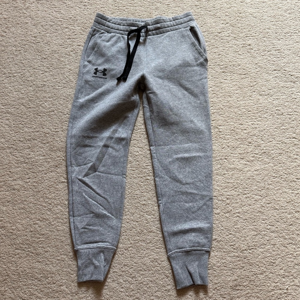 Under Armour gray sweatpants, man size: XS